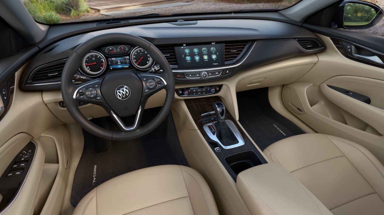 2018 Buick Regal Sportback Front Dashboard Interior
